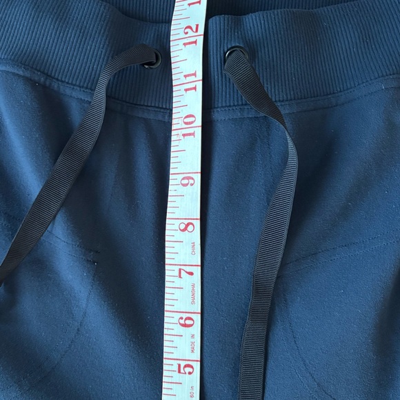 Lululemon Future Varsity Pants in Inkwell - Picture 12 of 13